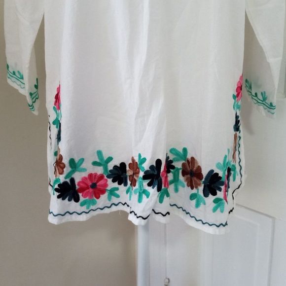 Floral Boho Embroidered "Coverup / Tunic" (Size L) White /Multicolor Floral - Picture 6 of 9